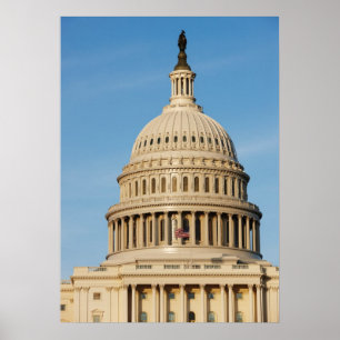 Pôster Capitol Building shot ao anoitecer