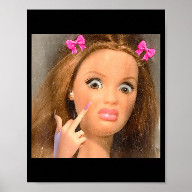 Poster Cara de Boneca Meme Engraçado e Nojento (Frente)