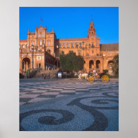 Carruagem puxada a cavalo na Plaza de Espana em