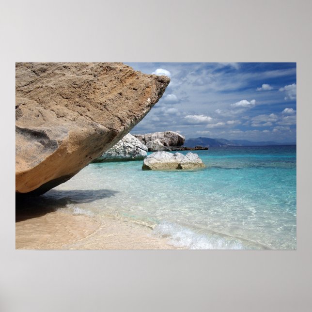 Poster cartaz da praia da Sardenha com grandes rochas (Frente)