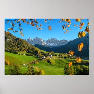 Pôster cartaz do vale de Val di Funes com folhas de outon