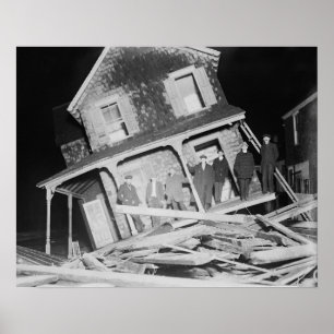 Pôster Casa Danificada pela Tempestade, 1914. Foto Antiga