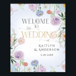 Poster Casamento de Boas-vindas ao Azul Sky Blue Floral<br><div class="desc">Bem-vindos ao seu convidado em estilo para o seu casamento. As flores pintadas de aquarelas com dobras e folhas verdes são combinadas com uma letra de Art Deco, Art Nouveau, uma letra de caligrafia escrita à mão e um sotaque dourado ao texto, "O WEDDING of". Um fundo azul macio do...</div>