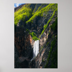 Poster Cascata majestosa Boka em primavera glória