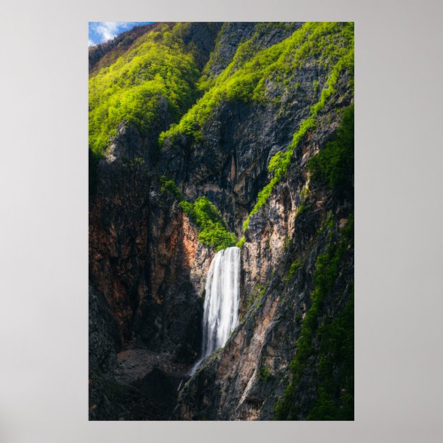 Poster Cascata majestosa Boka em primavera glória (Frente)