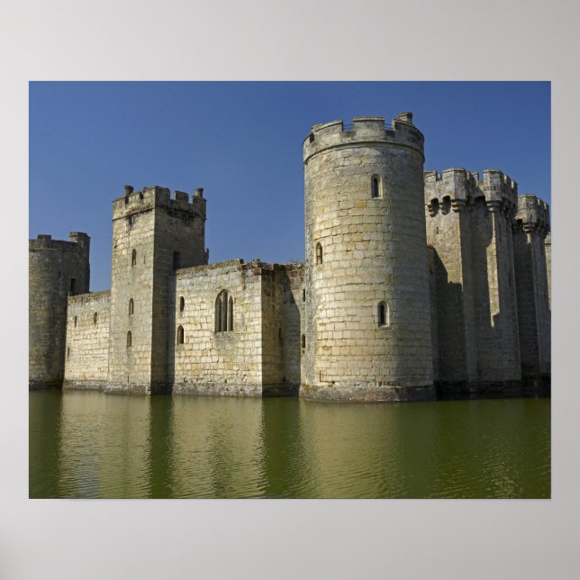 Pôster Castelo de Bodiam (1385), refletido em fosso, Lest (Frente)