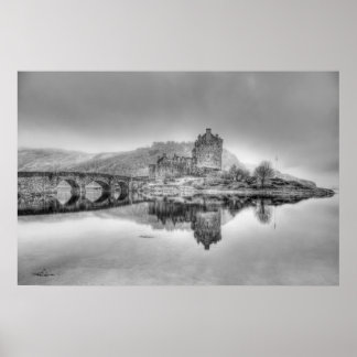Poster Castelo de Eilean Donan na Escócia (preto e branco