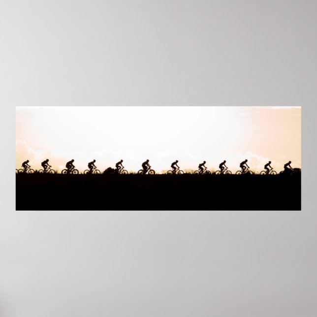 Pôster Cavaleiros Da Bicicleta Montanha Caminham Pela Bar (Frente)