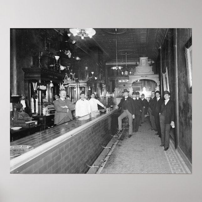 Pôster Cavalheiros No Bar, 1910. Foto Antiga (Frente)