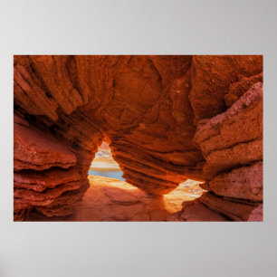 Poster Cena da caverna de arenito erodido