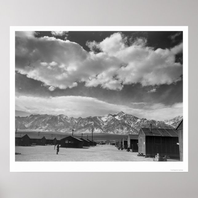 Poster Cena da Manzanar Street, Nuvens 1943 (Frente)