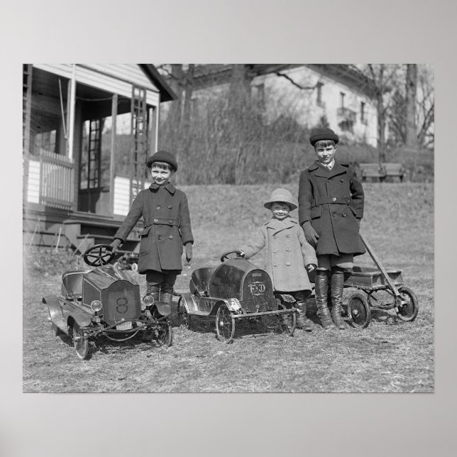 Poster Children with Pedal Cars, 1924. Vintage Photo (Frente)