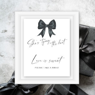 Poster Chuva de presentes de casamento com laço preto O a