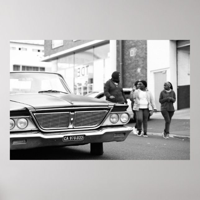 Poster Cidade de Pessoas de Carro Velhas, Monocromáticas, (Frente)