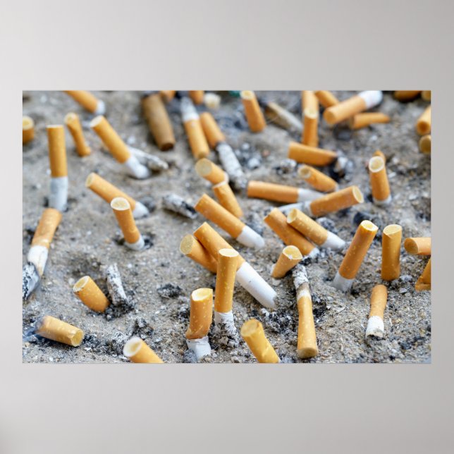 Pôster Cigarros em cinzeiro externo (Frente)