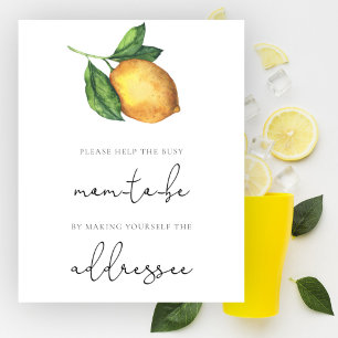 Poster Citrus Ajuda a Mãe Atarefada a Preencher um Envelo