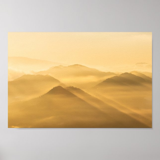 Poster Colinas de nevoeiro da manhã (Frente)