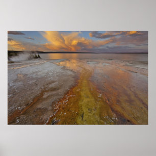 Pôster Colorful mineral deposits emit from Black Pool 2