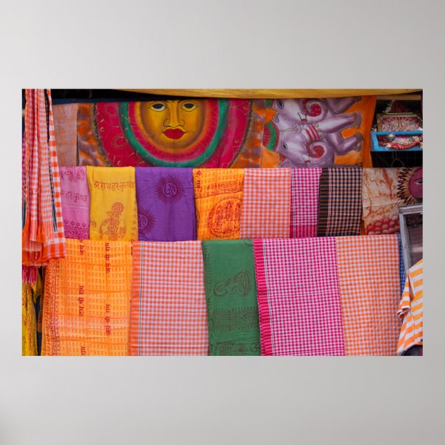 Pôster Colorida Roupa No Mercado (Frente)