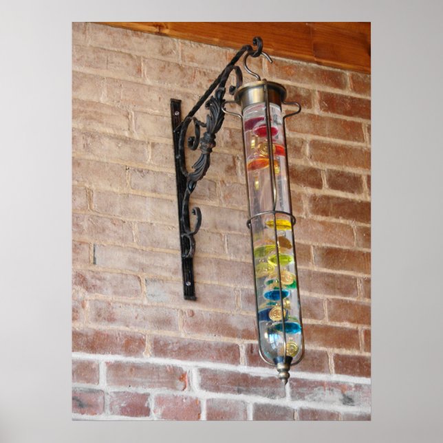 Pôster Cores Em Uma Parede De Tijolos (Frente)