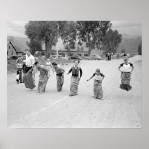 Pôster Corrida de Sacos, 1940. Foto Antiga