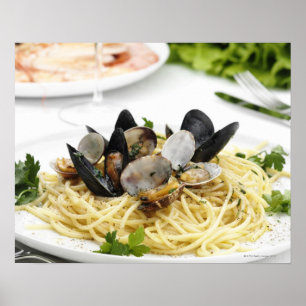 Pôster Culinária italiana. Alle vongole. dos espaguetes