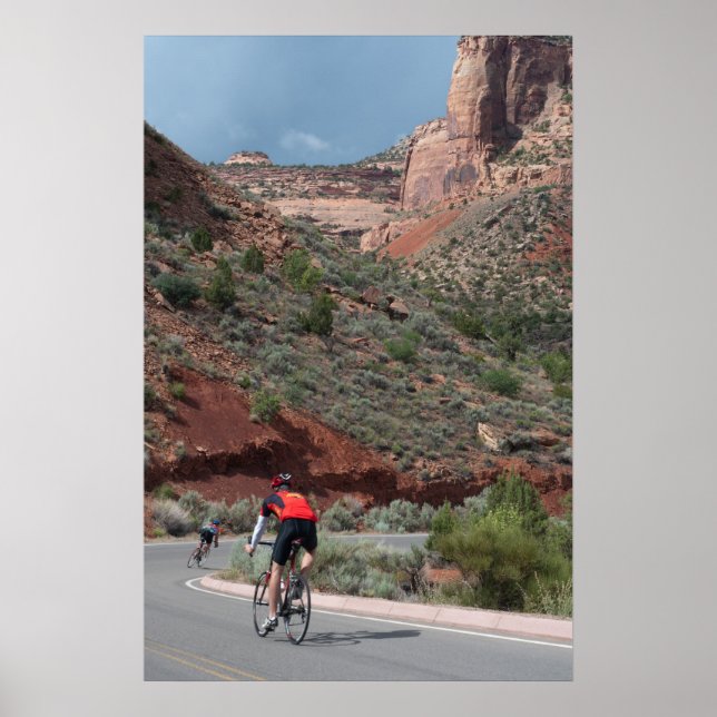 Pôster Cycling in the Colorado National Monument (Frente)