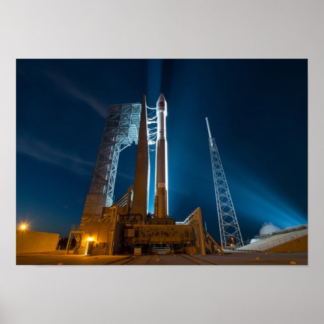 Pôster Cygnus Spacecraft Pronto para Lançamento à ISS (Frente)