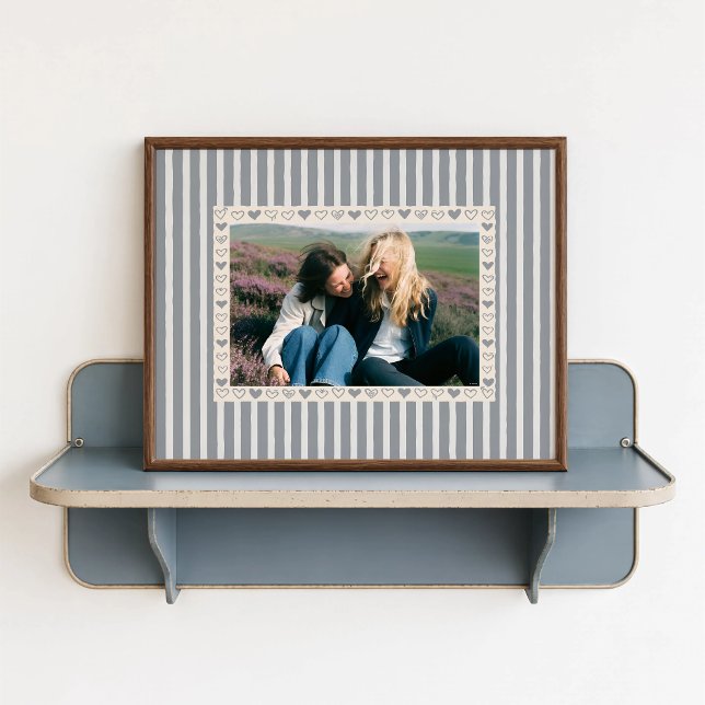 Pôster de Foto com Coração Cinza - Presente Person (Gray Heart Photo Poster - close-up view (frame/decor not included)
)