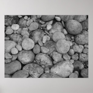 poster de fotos de pedras de seixo em preto e bran