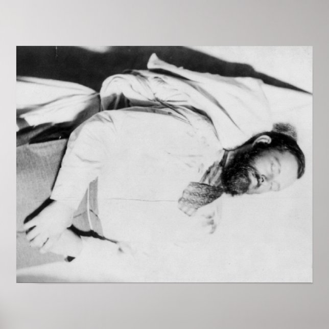 Pôster Dead Body of Outlaw Jesse James Photograph (Frente)