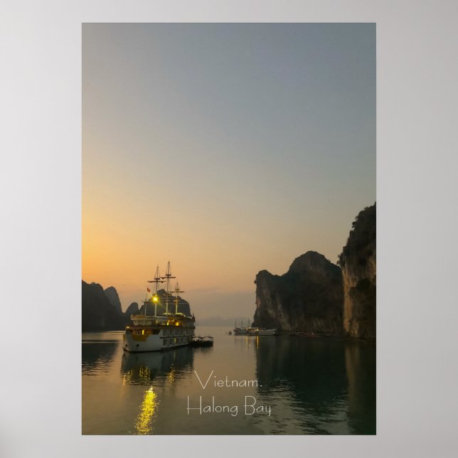 Poster Delightful sunset in Halong Bay Vietnam Case-Mate  (Frente)