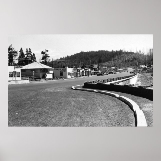 Pôster Depoe Bay, Oregon Town View Ao Longo Do Muro (Frente)