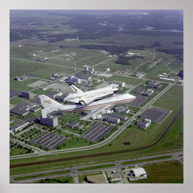 Poster Desafiador Shuttle no topo da transportadora Shutt (Frente)