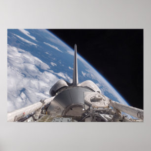 Pôster Descoberta do vaivém espacial backdropped pela