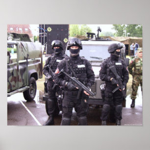 Pôster Desordeiro & Koch MP5 - polícia sérvio