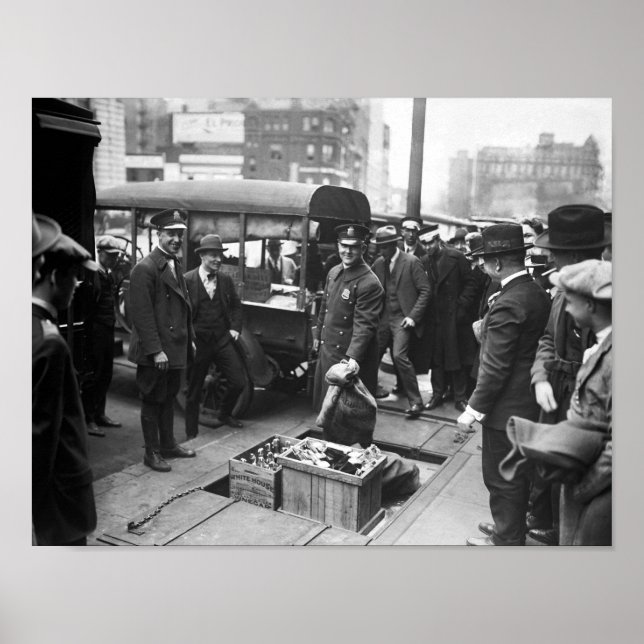 Poster Destroying Booze - Prohibition Era - 1923 (Frente)