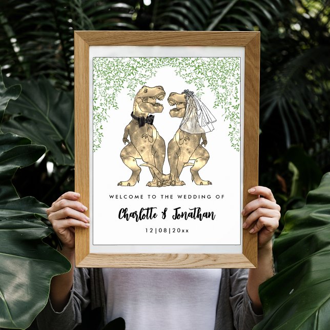 Poster Dinossaur Themed Wedding Bem-vindo (Dinosaur themed wedding welcome poster with funny T-Rex bride and groom and Jurassic jungle foliage )