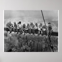 Dinossauros num arranha-céu