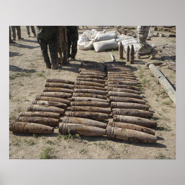 Pôster Dispositivos explosivos são identificados e invent (Frente)