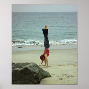 Poster do oceano do handstand da mulher