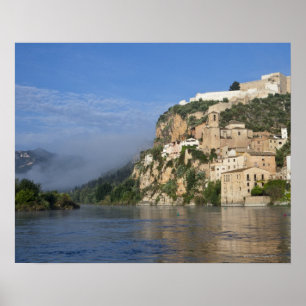 Poster Ebro River (Ria Ebre); Castelo de Templar; cedo