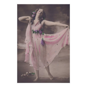 Pôster Elegância Vintage em Vestido Floral Rosa