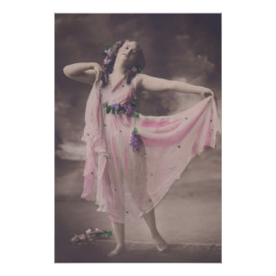 Pôster Elegância Vintage em Vestido Floral Rosa