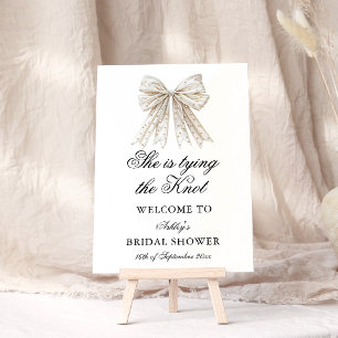 Poster Elegant Pearl Bow She's Tying the Knot Welcome