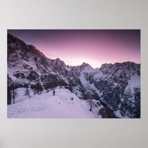 Poster Em pé no inverno nas terras maravilhosas