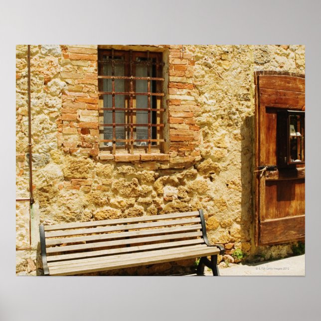 Pôster Empty bench in front of a wall, Monteriggioni, (Frente)
