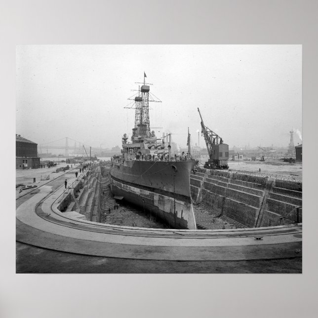 Pôster Encouraçado em Doca Seca, 1920. Foto Antiga (Frente)