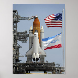 Poster Endeavor de Shuttle Espacial na plataforma de lanç