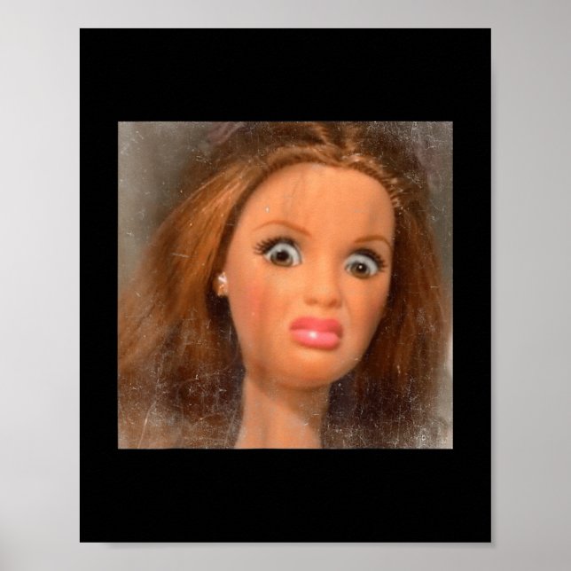 Poster Engraçado Boneca Cara-de-Cara (Frente)